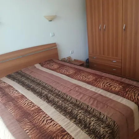 Amber Beach 1-02 Apartamento *